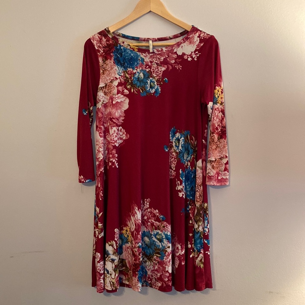 Bellamie. Floral print A-line dress. Size Medium.